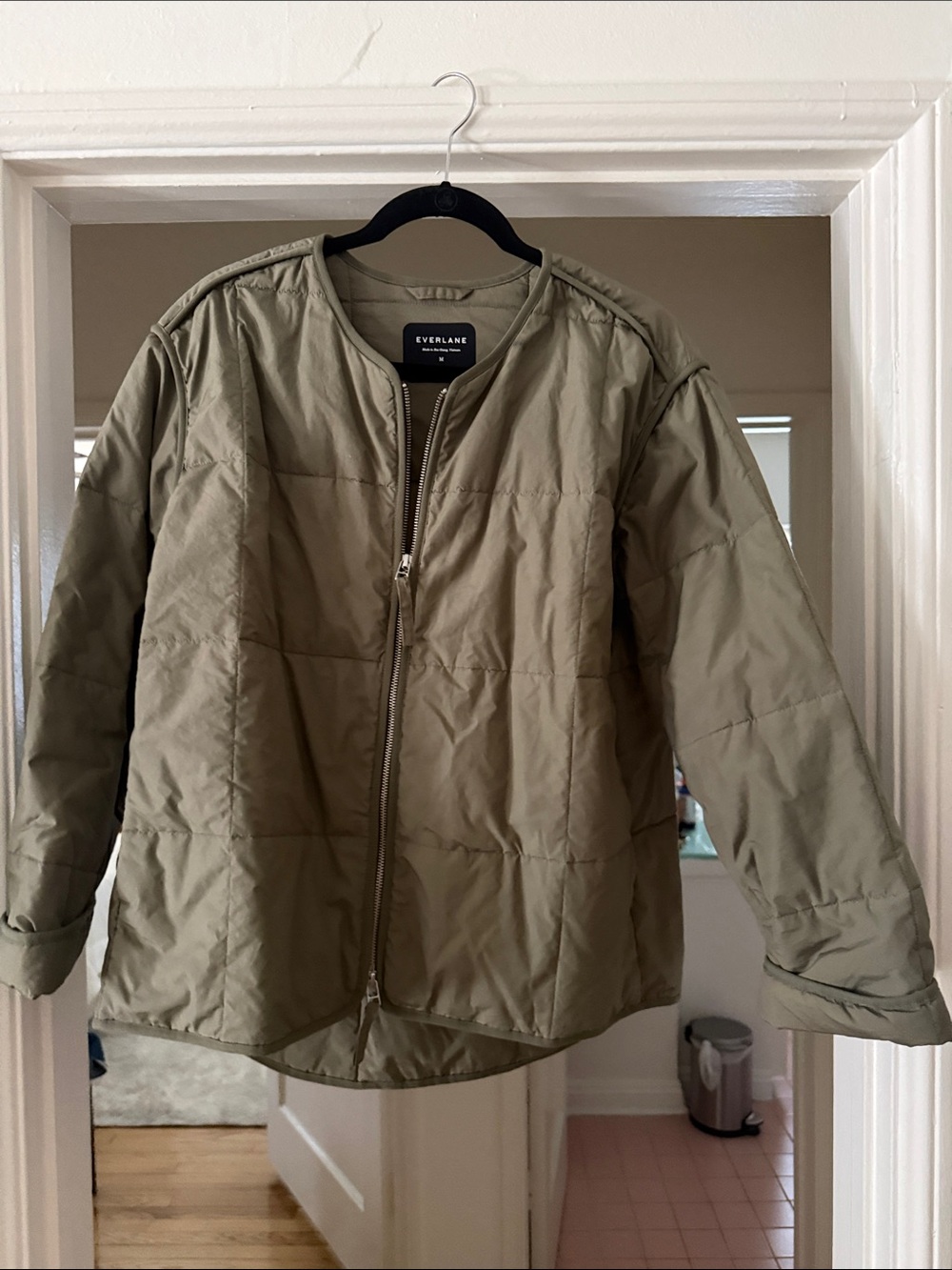 Everlane Quilted Puffer Jacket in Olive